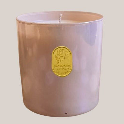 Embrace the perfect summer candle